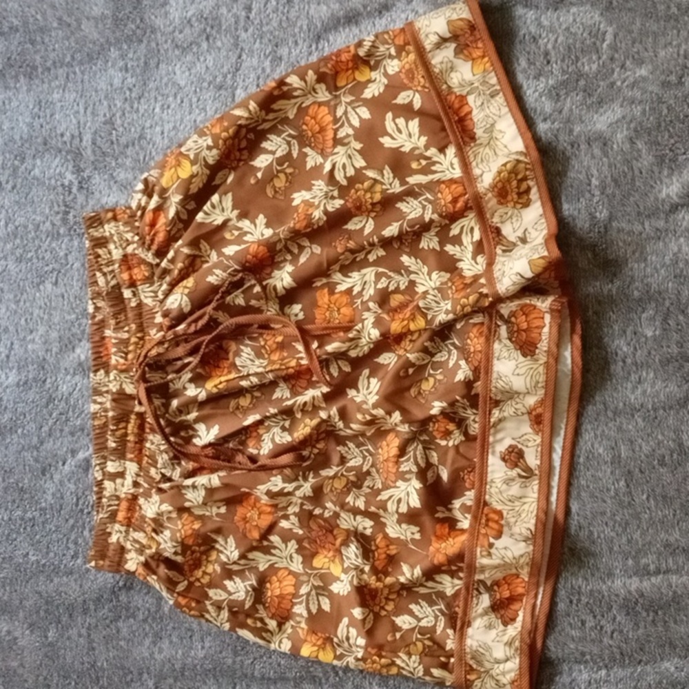 Cider floral print mini shorts NWT